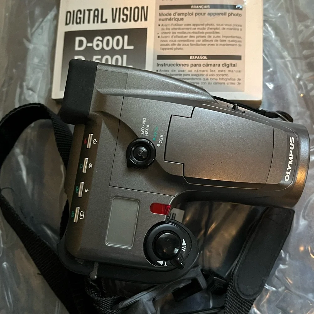 Olympus D-600L Digital Camera with Manual